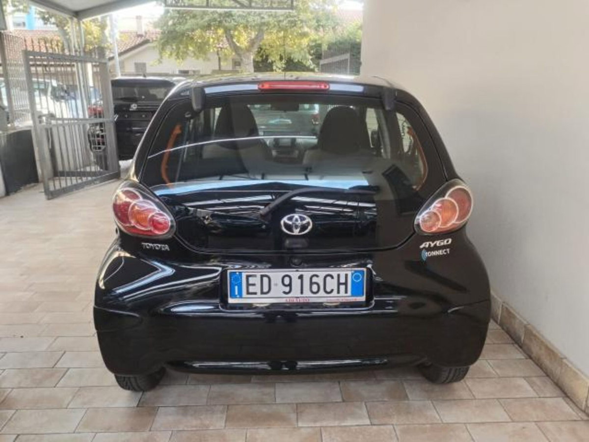 Toyota Aygo 1.0 12V VVT-i 5 porte Now Connect (11)