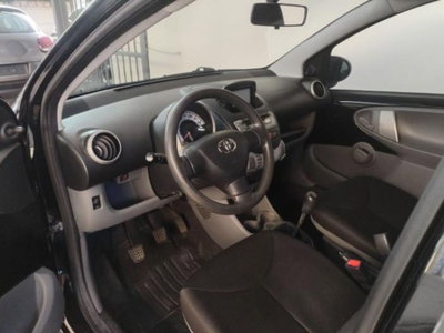 Toyota Aygo 1.0 12V VVT-i 5 porte Now Connect (2)