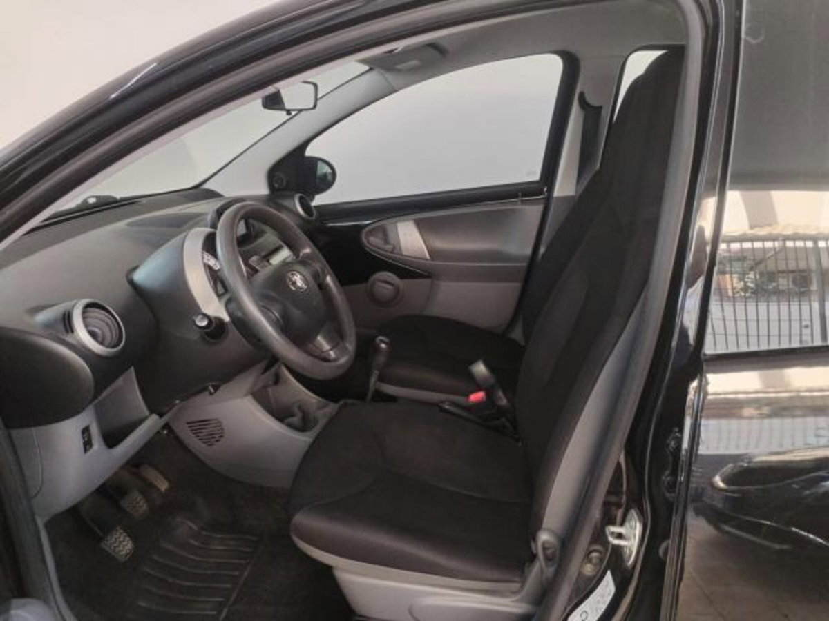 Toyota Aygo 1.0 12V VVT-i 5 porte Now Connect (3)