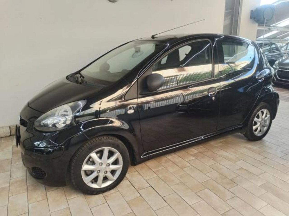 Toyota Aygo 1.0 12V VVT-i 5 porte Now Connect (9)