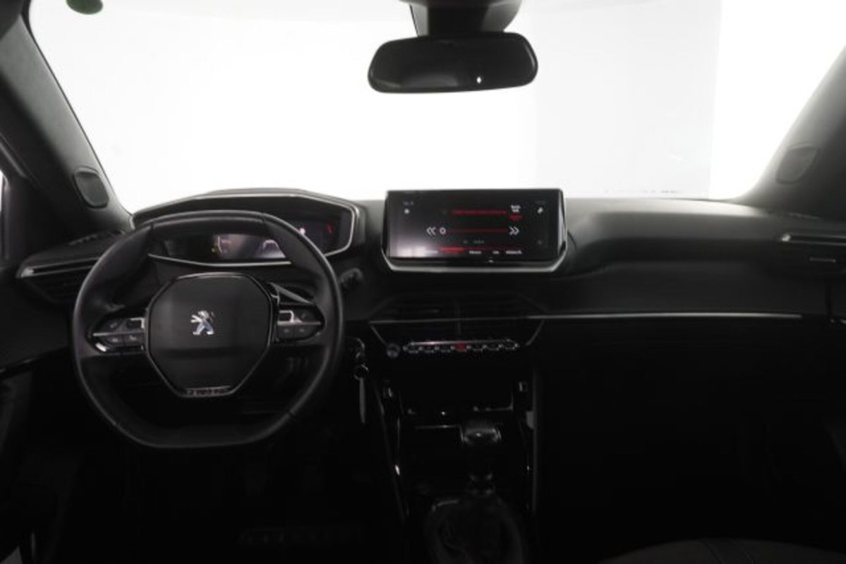 Peugeot 2008 PureTech 100 S&S Allure Pack (12)