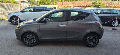 Lancia Ypsilon 1.0 FireFly 5 porte S&S Hybrid Gold Plus (2)