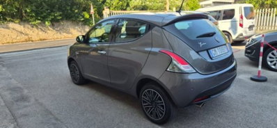 Lancia Ypsilon 1.0 FireFly 5 porte S&S Hybrid Gold Plus (4)