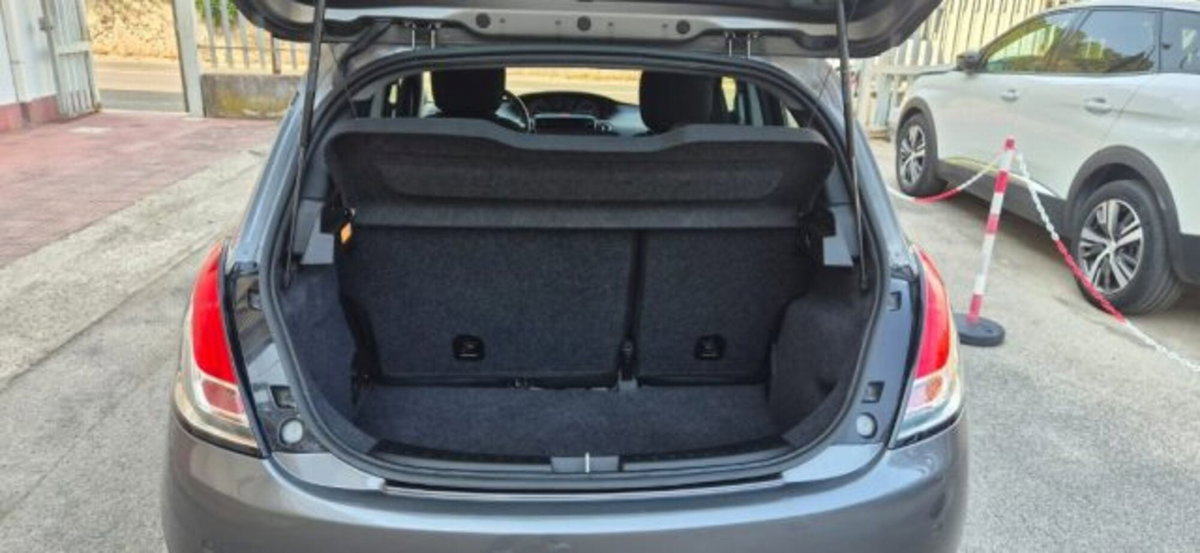 Lancia Ypsilon 1.0 FireFly 5 porte S&S Hybrid Gold Plus (8)