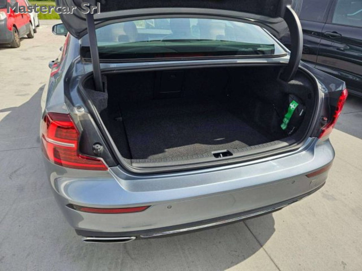 Volvo S60 T8 Recharge AWD Plug-in Hybrid Inscription (14)