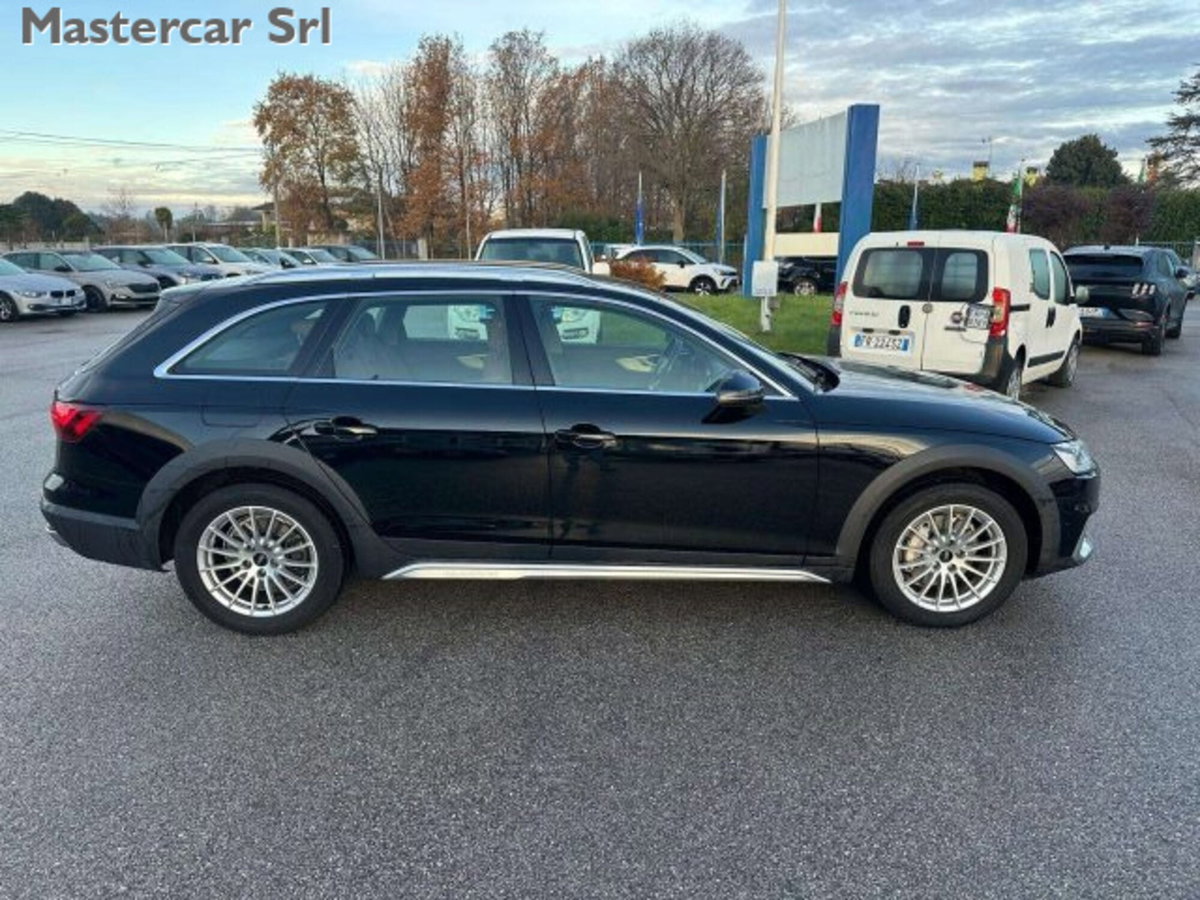 Audi A4 Allroad Allroad 40 2.0 tdi mhev Identity Contrast quattro 204cv s-tronic (7)