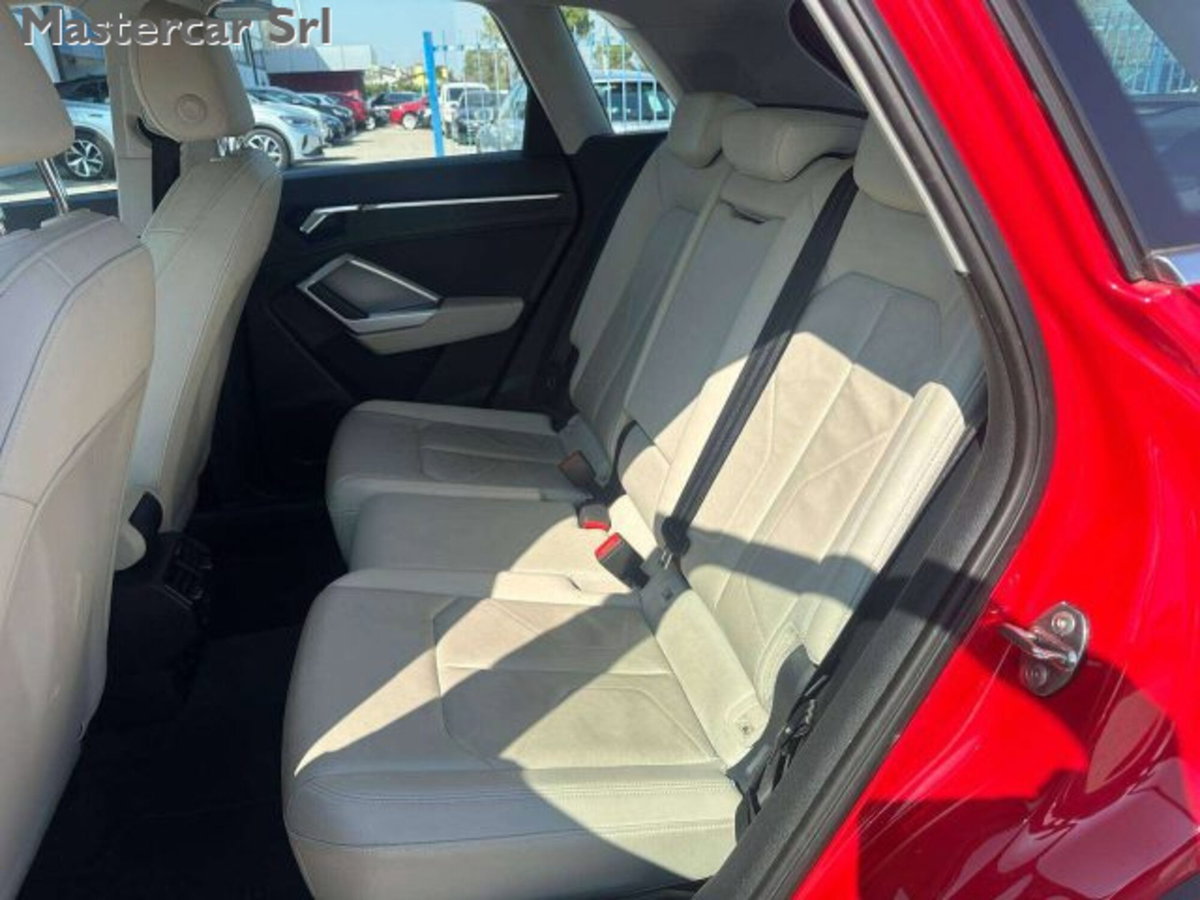 Audi Q3 40 2.0 tfsi Business quattro s-tronic (11)