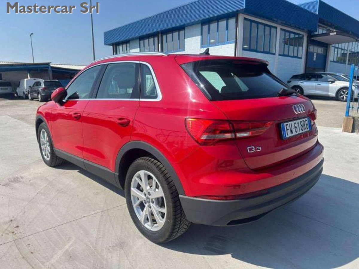Audi Q3 40 2.0 tfsi Business quattro s-tronic (4)