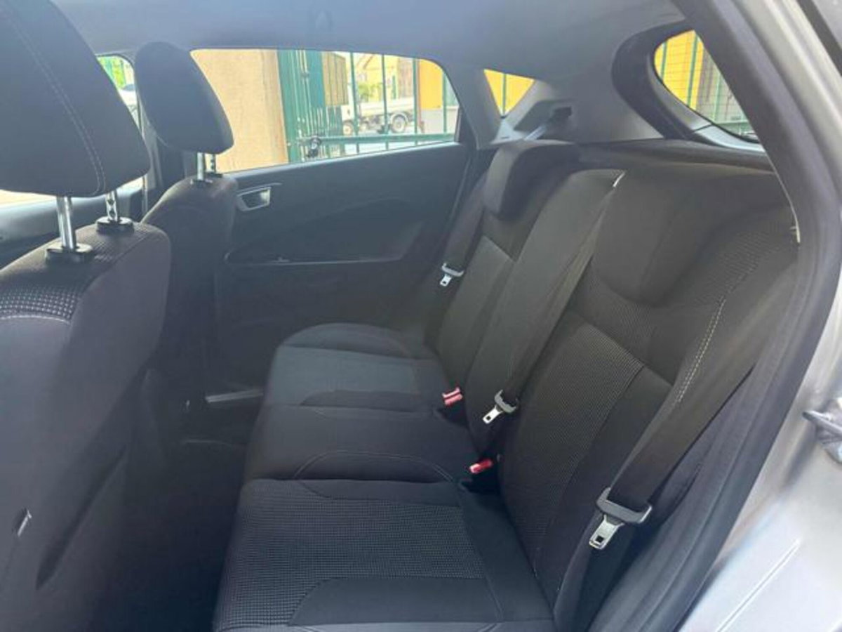Ford Fiesta 1.4 5p. Bz.- GPL Titanium (13)