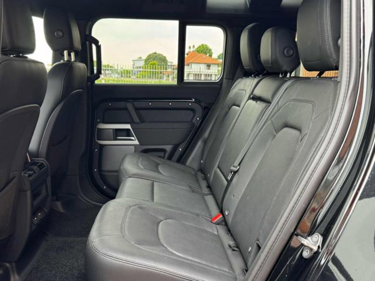 Land Rover Defender 110 3.0d i6 mhev X-Dynamic SE awd 200cv auto (9)