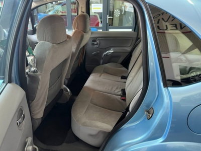 Citroen C3 1.6 HDi 90CV Exclusive (10)