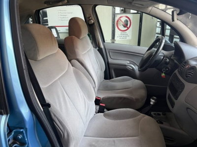 Citroen C3 1.6 HDi 90CV Exclusive (14)
