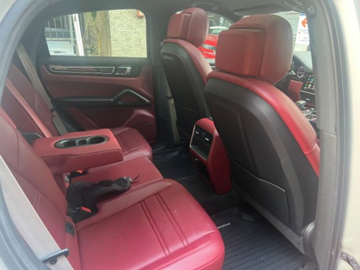 Porsche Cayenne Coupé 3.0 V6 Platinum Edition (18)