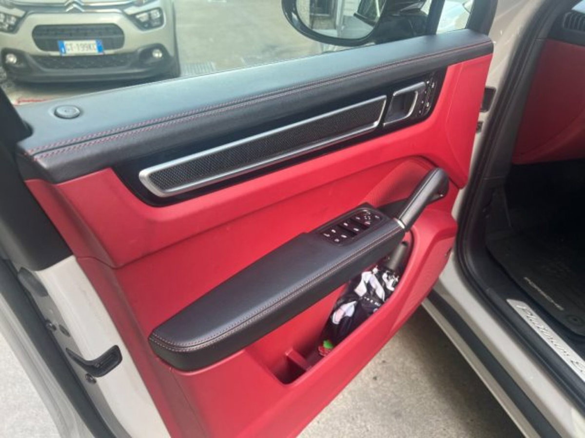 Porsche Cayenne Coupé 3.0 V6 Platinum Edition (9)