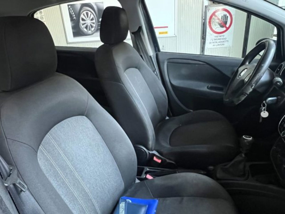 Fiat Punto 1.4 8V 5 porte Easypower Easy (16)