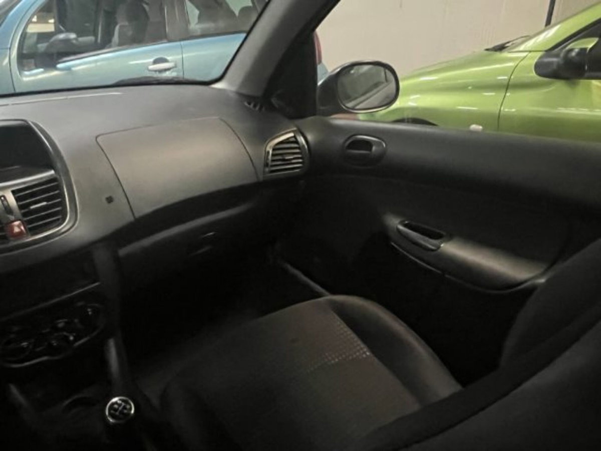 Peugeot 206 60CV 3p. (11)