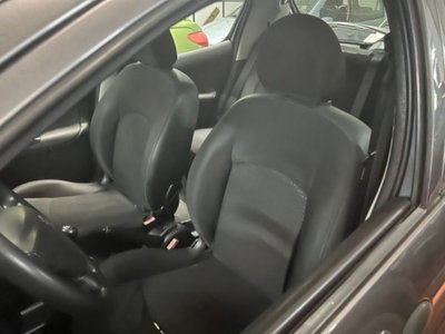 Peugeot 206 60CV 3p. (7)