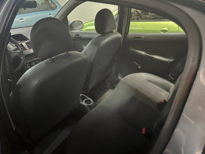 Peugeot 206 60CV 3p. (8)