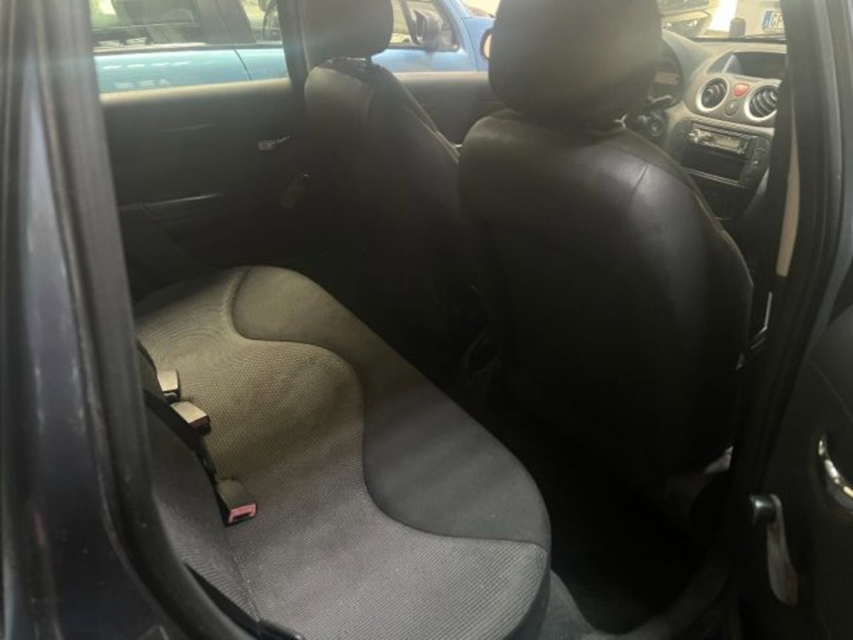 Citroen C3 1.4 HDi 70CV Elegance (5)