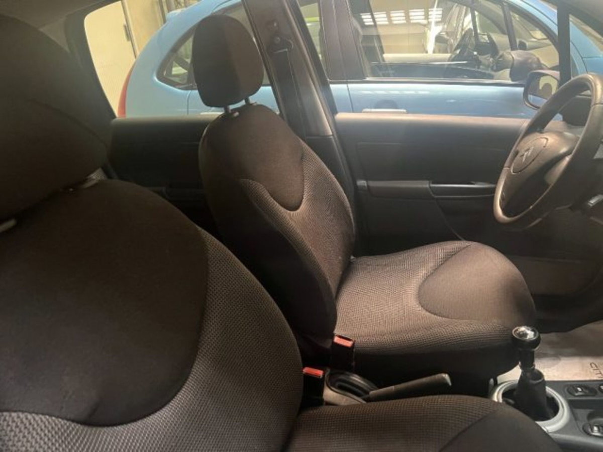 Citroen C3 1.4 HDi 70CV Elegance (7)