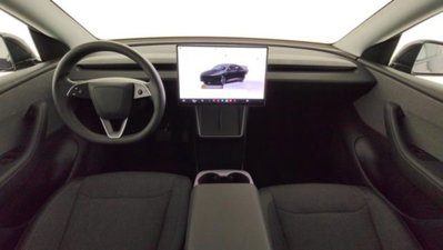 Tesla Model Y Standard Range rwd (9)