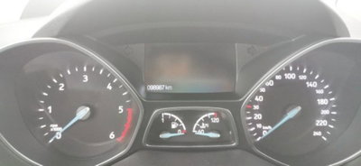 Ford Kuga 1.5 TDCI 120 CV S&S 2WD Titanium (10)