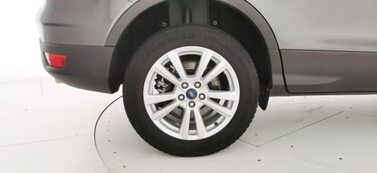 Ford Kuga 1.5 TDCI 120 CV S&S 2WD Titanium (16)