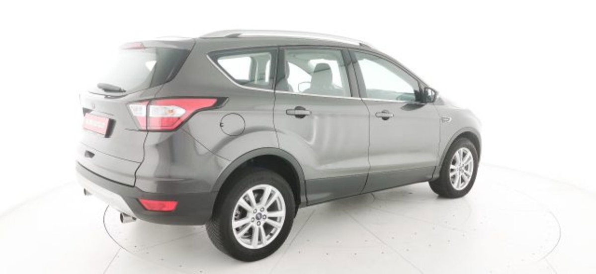 Ford Kuga 1.5 TDCI 120 CV S&S 2WD Titanium (18)