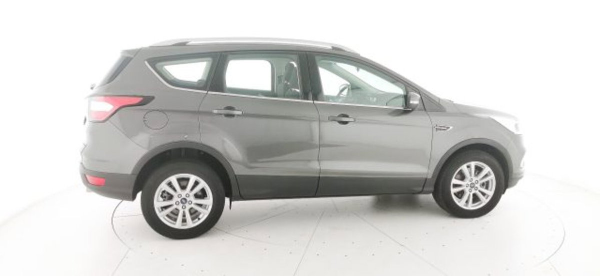 Ford Kuga 1.5 TDCI 120 CV S&S 2WD Titanium (8)