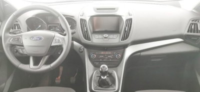 Ford Kuga 1.5 TDCI 120 CV S&S 2WD Titanium (9)
