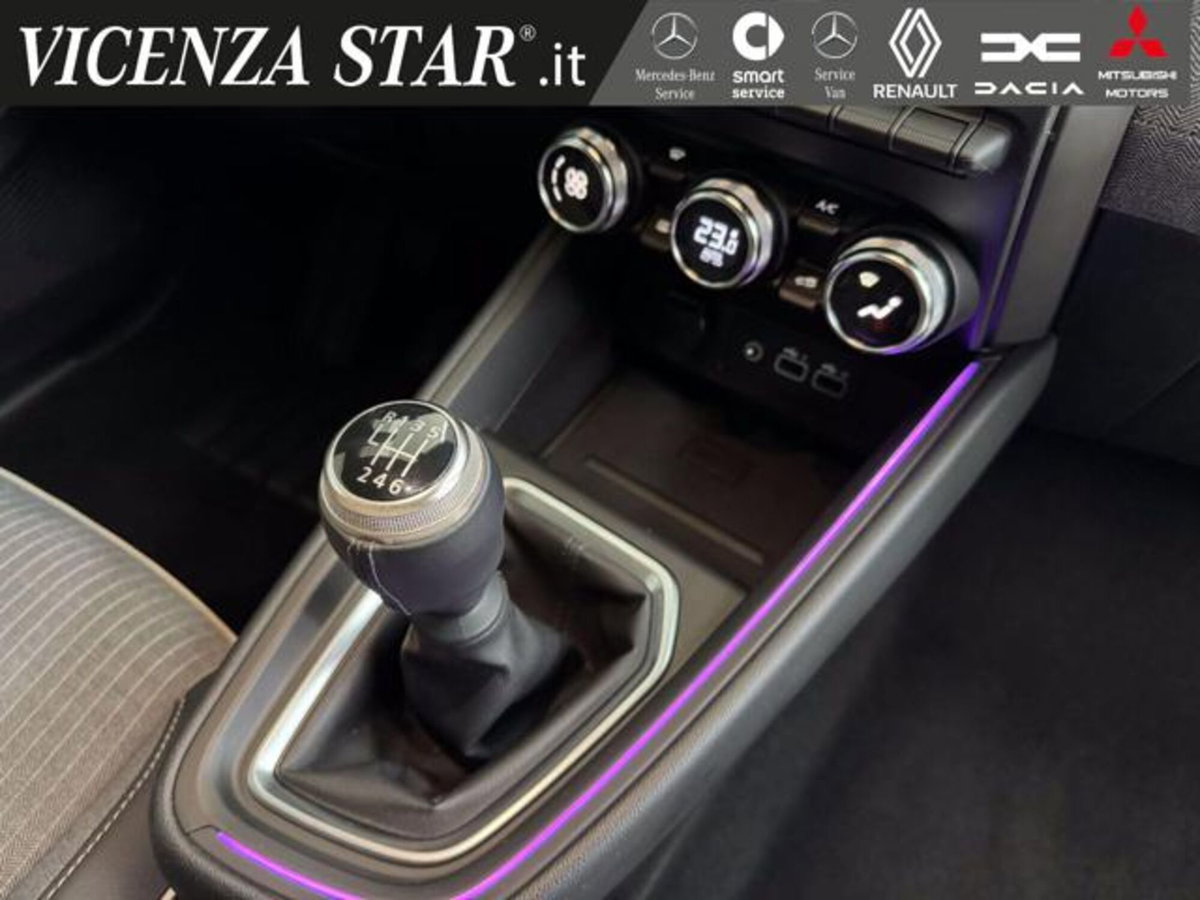 Renault Clio 1.0 tce Techno 90cv (18)