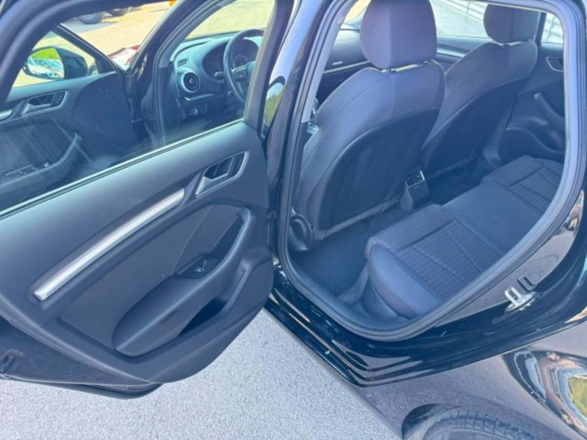 Audi A3 Sportback 1.6 TDI 116 CV Sport (19)
