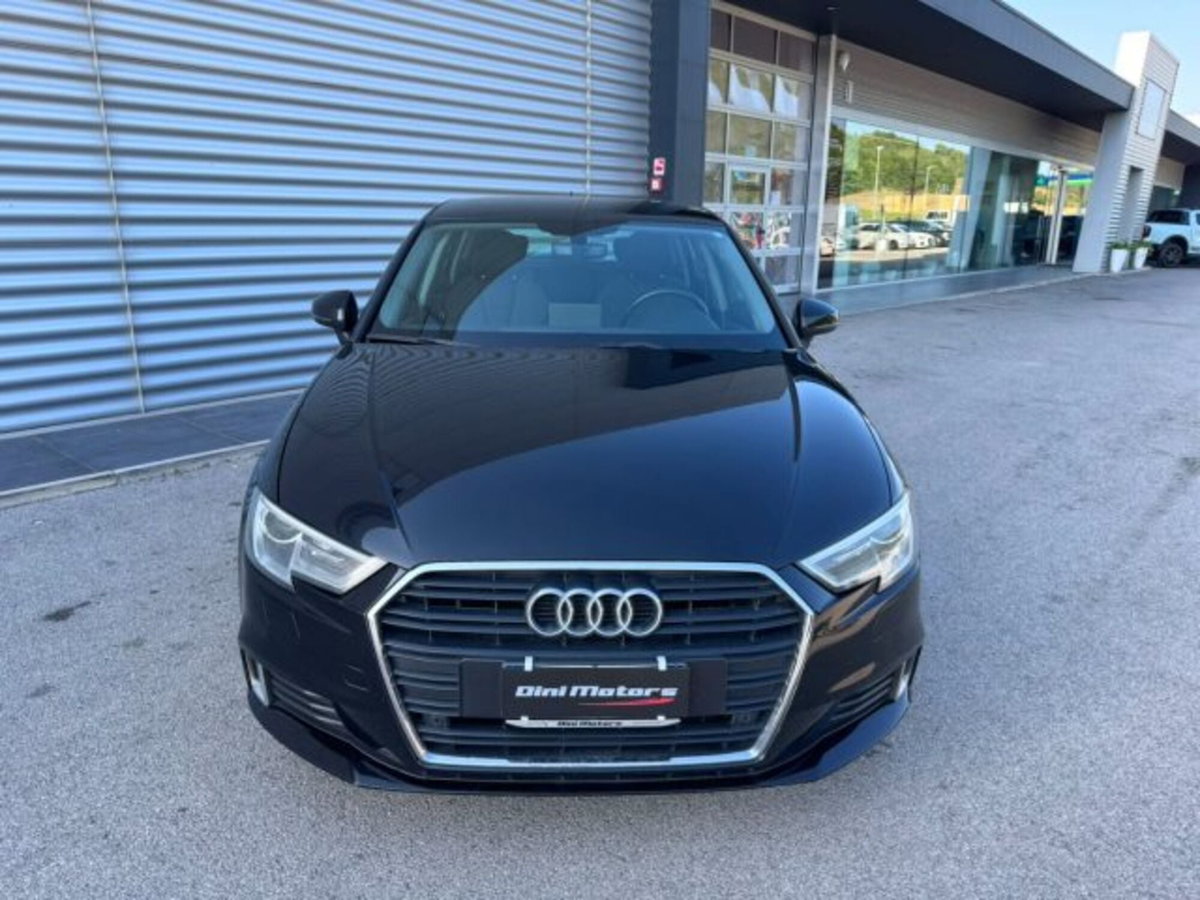 Audi A3 Sportback 1.6 TDI 116 CV Sport (2)