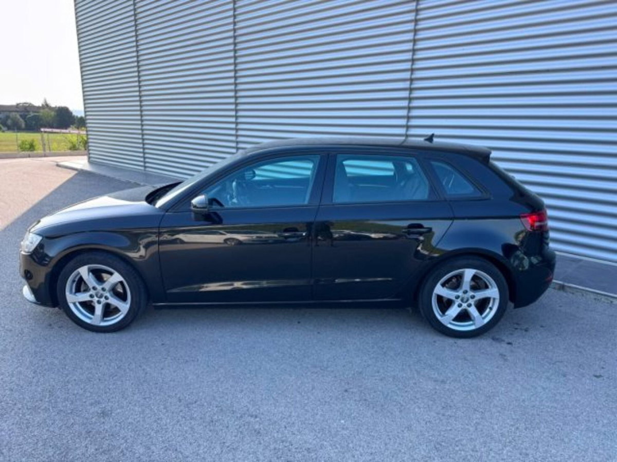 Audi A3 Sportback 1.6 TDI 116 CV Sport (8)