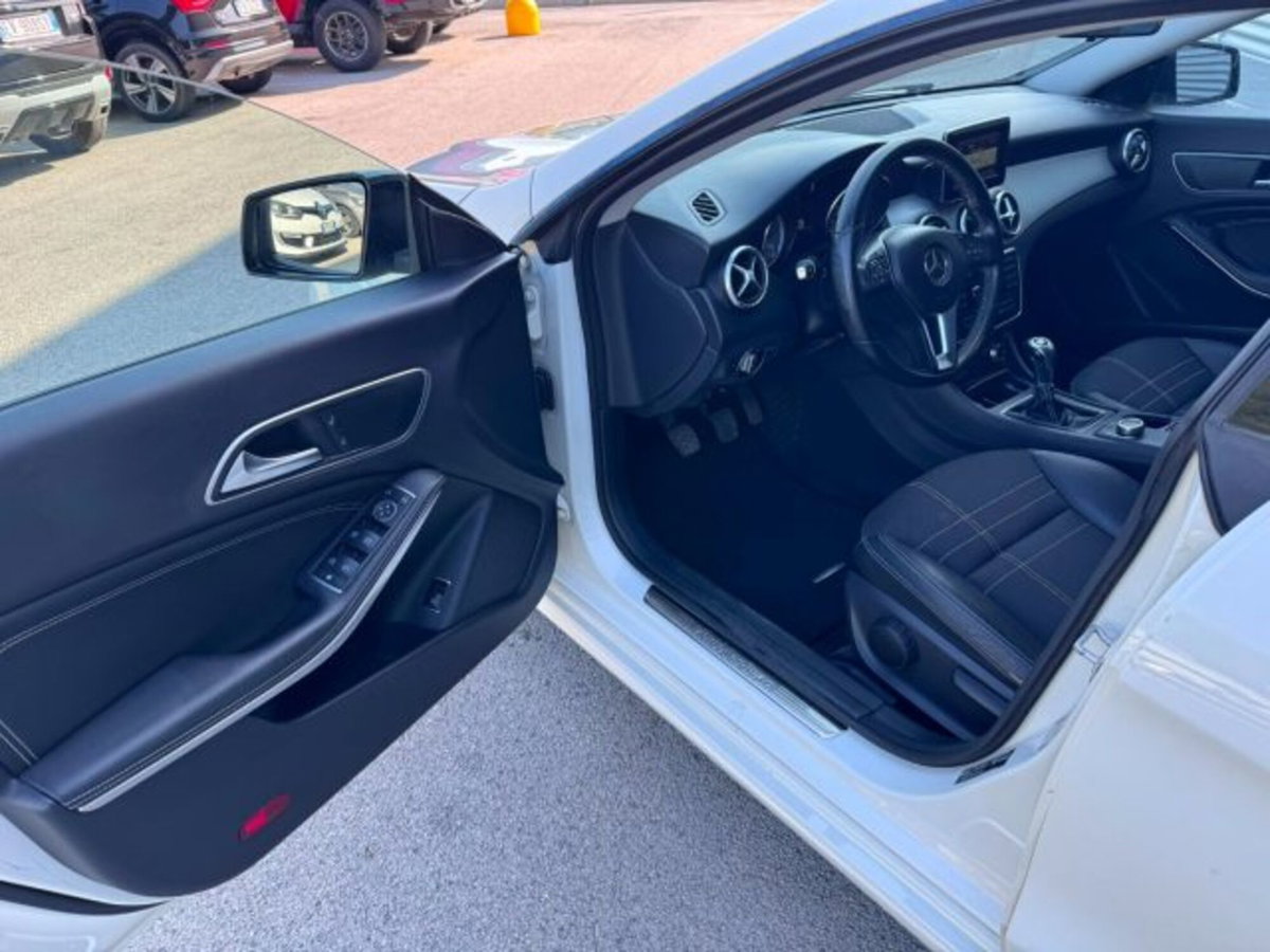 Mercedes-Benz CLA 200 CDI Premium (11)