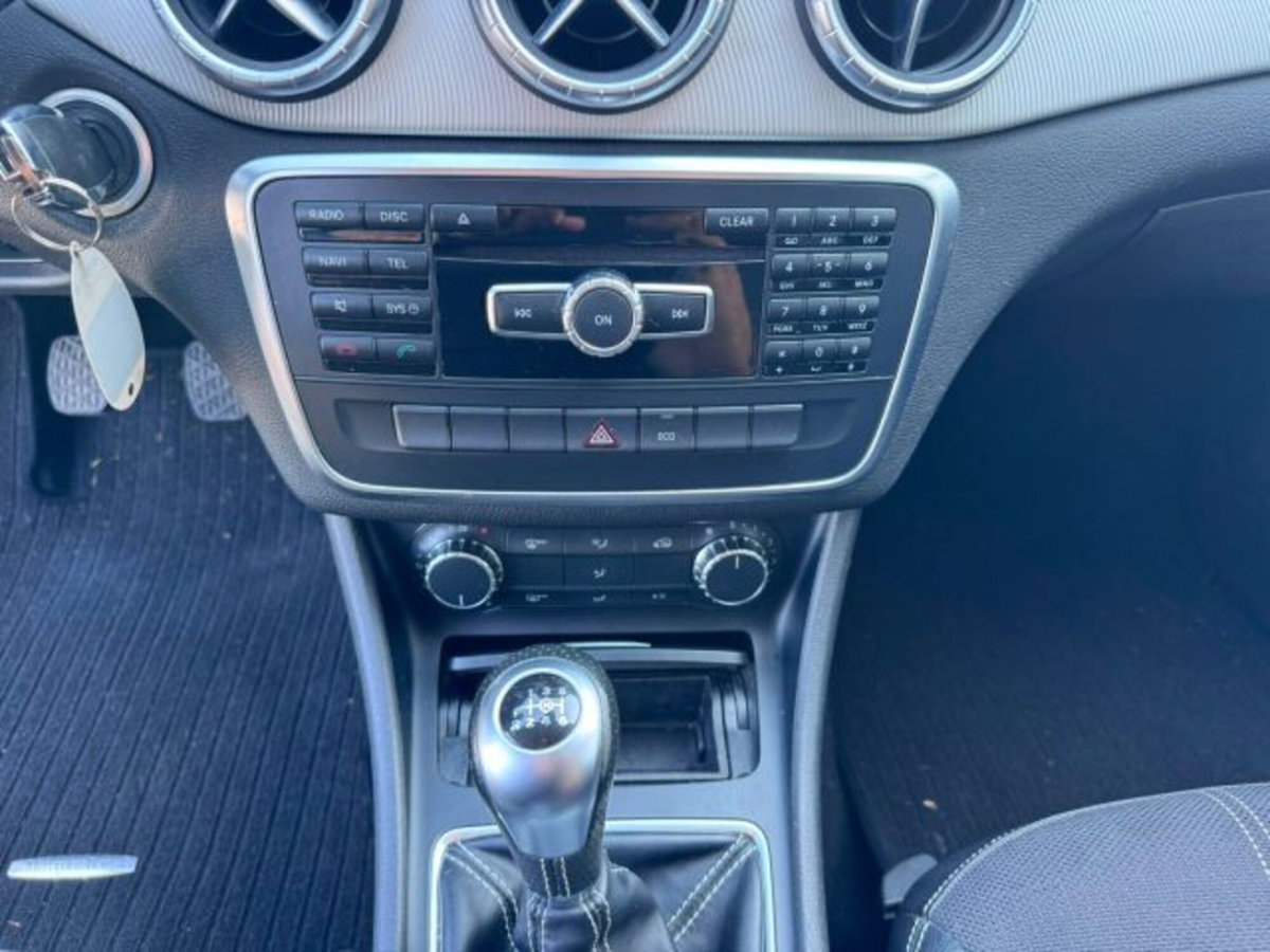 Mercedes-Benz CLA 200 CDI Premium (14)