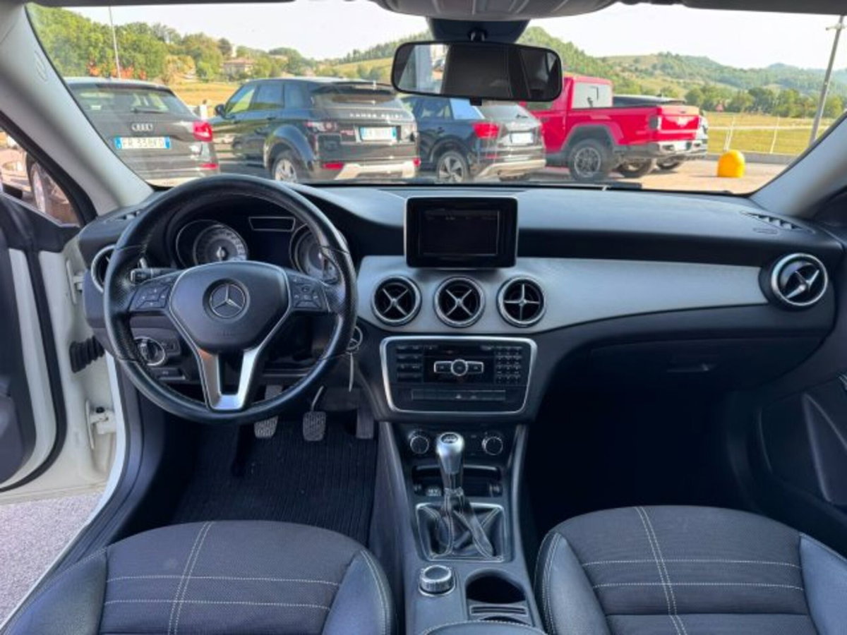 Mercedes-Benz CLA 200 CDI Premium (16)