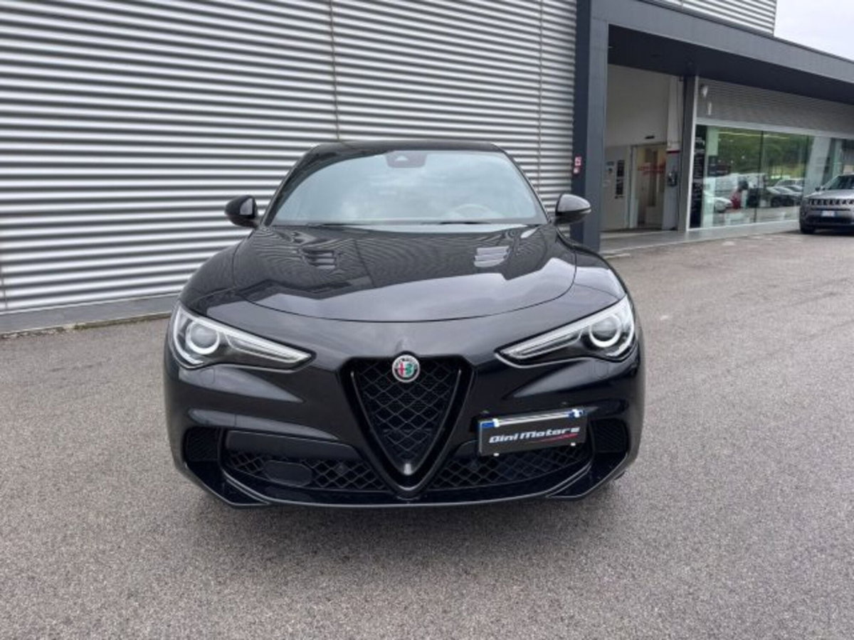 Alfa Romeo Stelvio Stelvio 2.9 Bi-Turbo V6 510 CV AT8 Quadrifoglio (2)