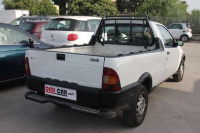 Fiat Strada 1.9 JTD Pick-up (4)