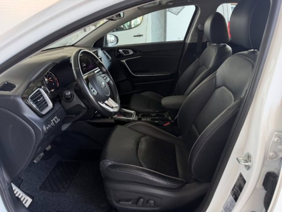 Kia XCeed 1.6 CRDi 136 CV DCT Evolution (16)