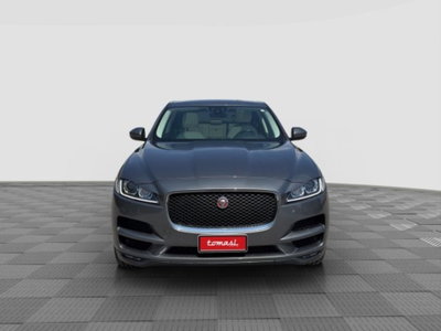 Jaguar F-Pace 2.0 D 180 CV AWD Prestige (8)