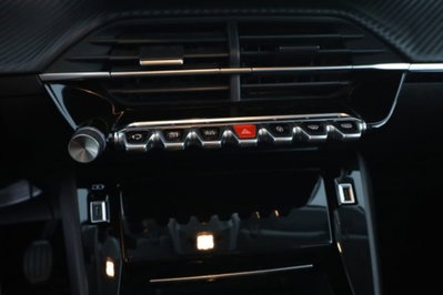 Peugeot 208 PureTech 100 Stop&Start EAT8 5 porte Allure Pack (13)