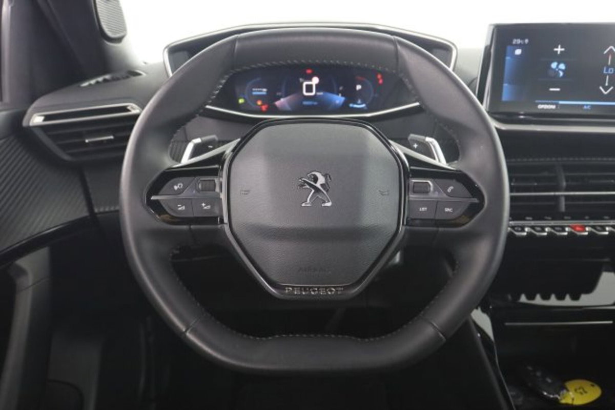 Peugeot 2008 PureTech 130 S&S EAT8 Allure Pack (5)
