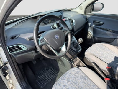 Lancia Ypsilon 1.0 FireFly 5 porte S&S Hybrid Gold Plus (9)