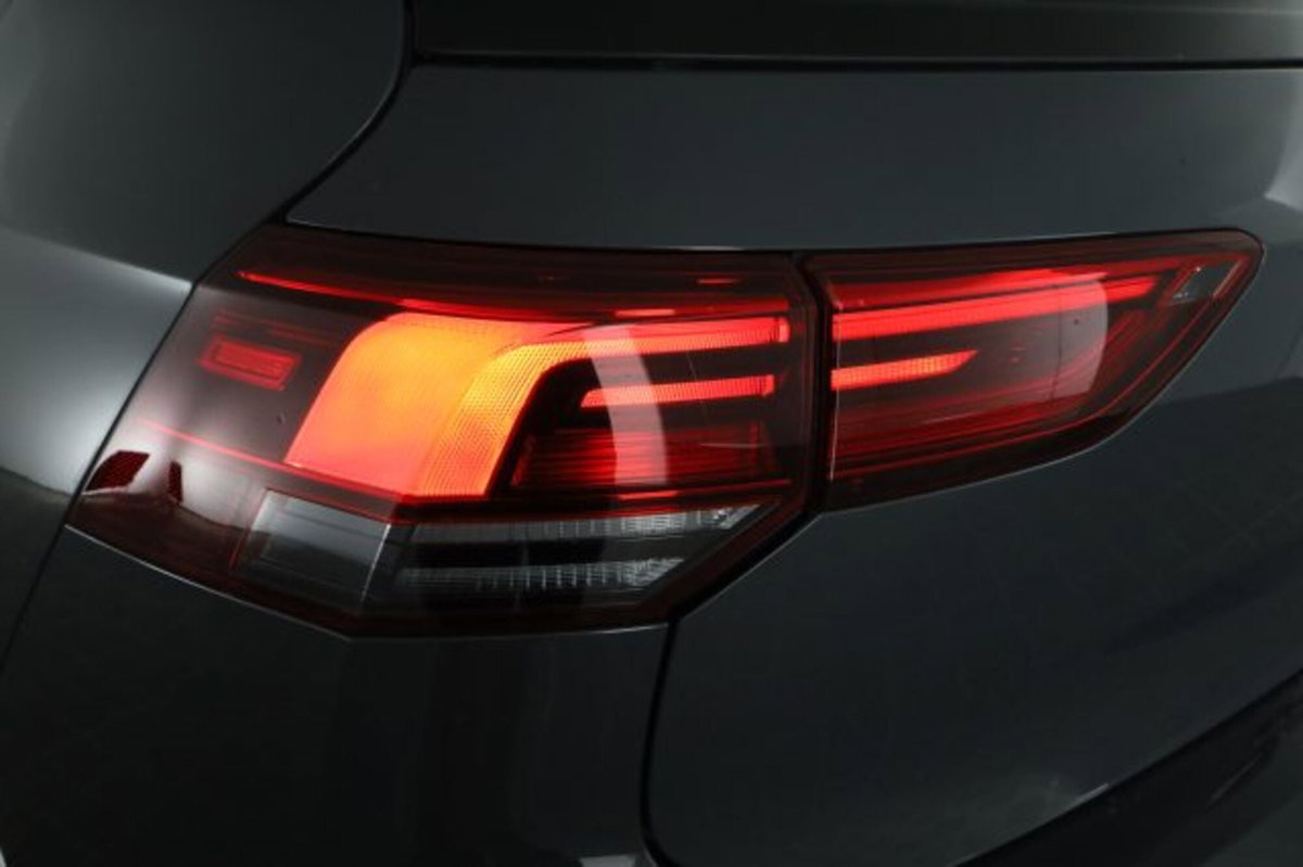 Volkswagen Golf Variant 1.0 eTSI EVO DSG Life (10)