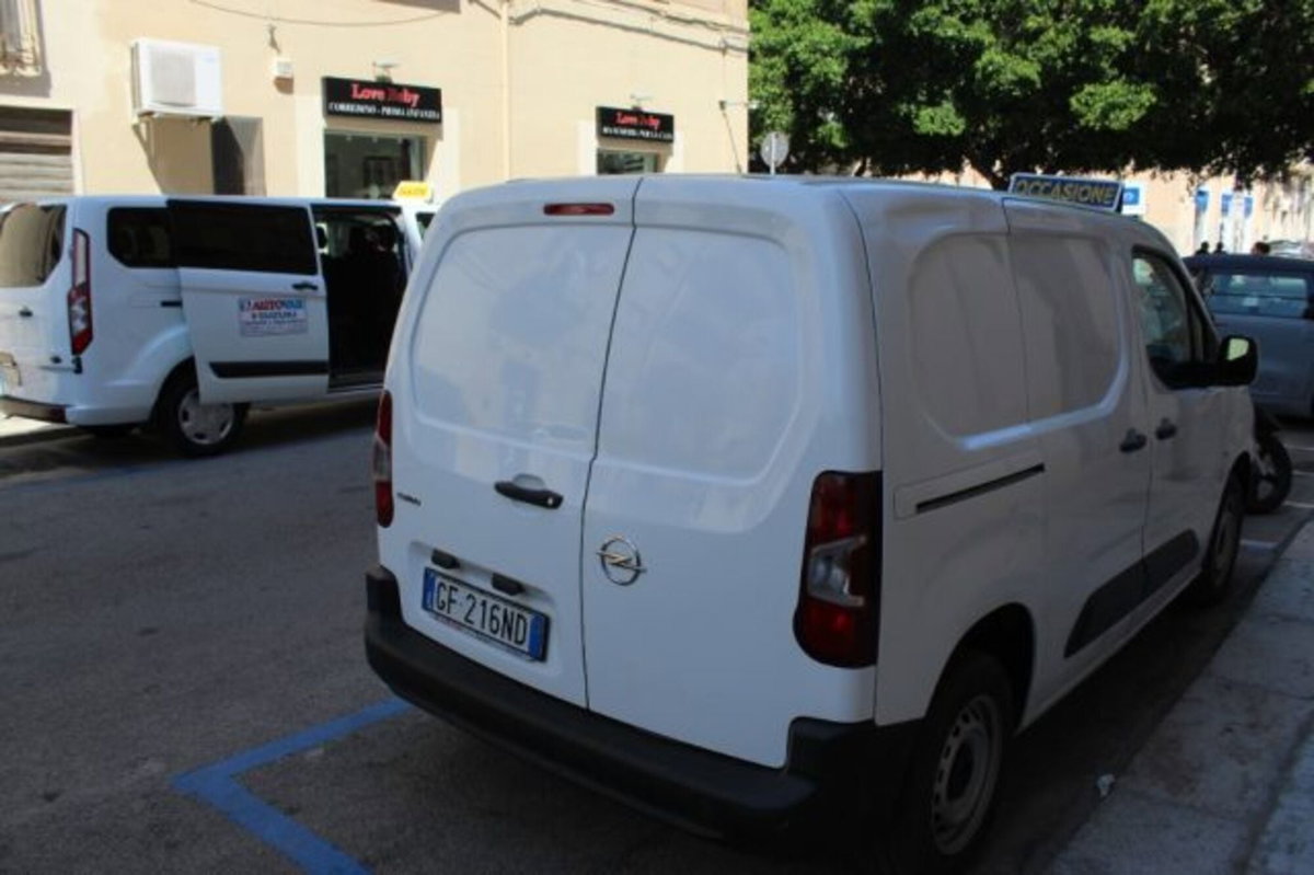 Opel Combo Furgone Cargo 1.5 Diesel 100CV S&S PC 1000kg Edition (3)