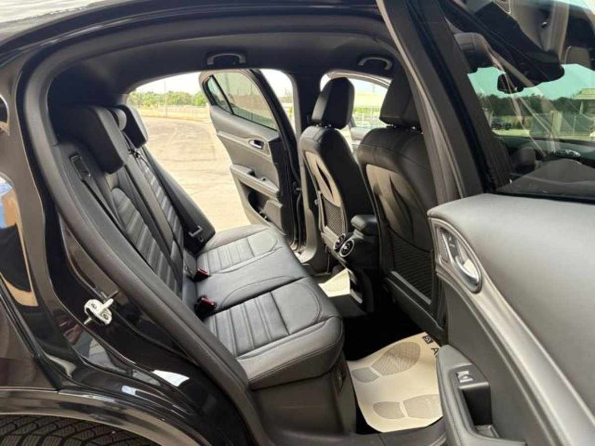 Alfa Romeo Stelvio Stelvio 2.2 Turbodiesel 210 CV AT8 Q4 Veloce (11)