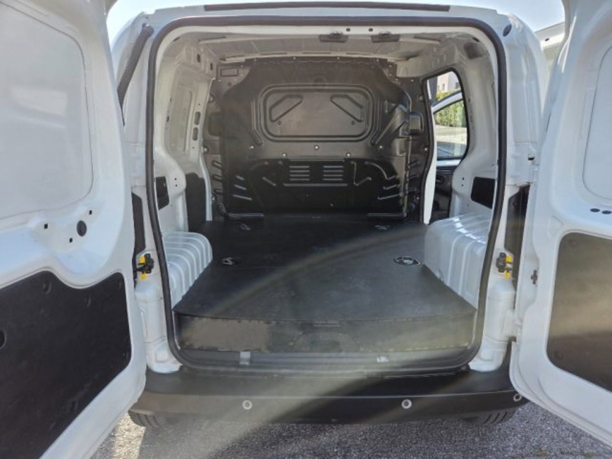 Fiat Fiorino 1.4 8V CNG 70CV Cargo SX (16)
