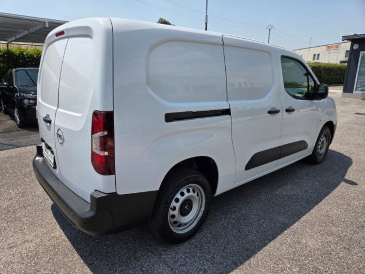 Opel Combo Furgone Cargo XL 1.5 Diesel 130CV PL 950kg Edition (4)