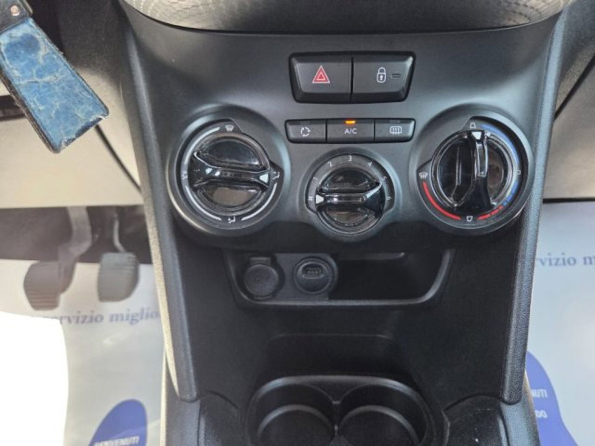 Peugeot 208 100 S&S 5 porte Signature (9)